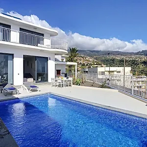 Casa Dos Amores By Lovelystay Calheta (Madeira)